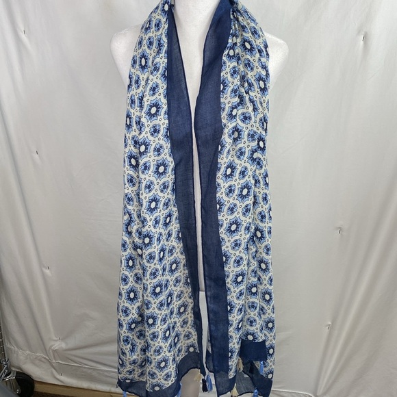 Blue & White Scarf Wrap Shawl with Fringe.  Abstract Design. - Picture 4 of 9